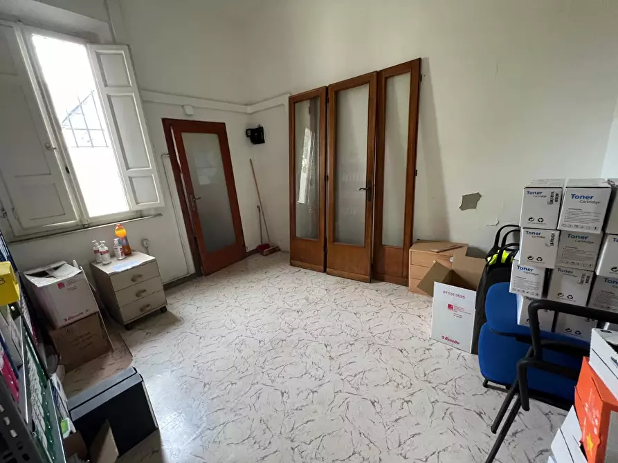 Immagine 5 di Ufficio in affitto  a Cascina