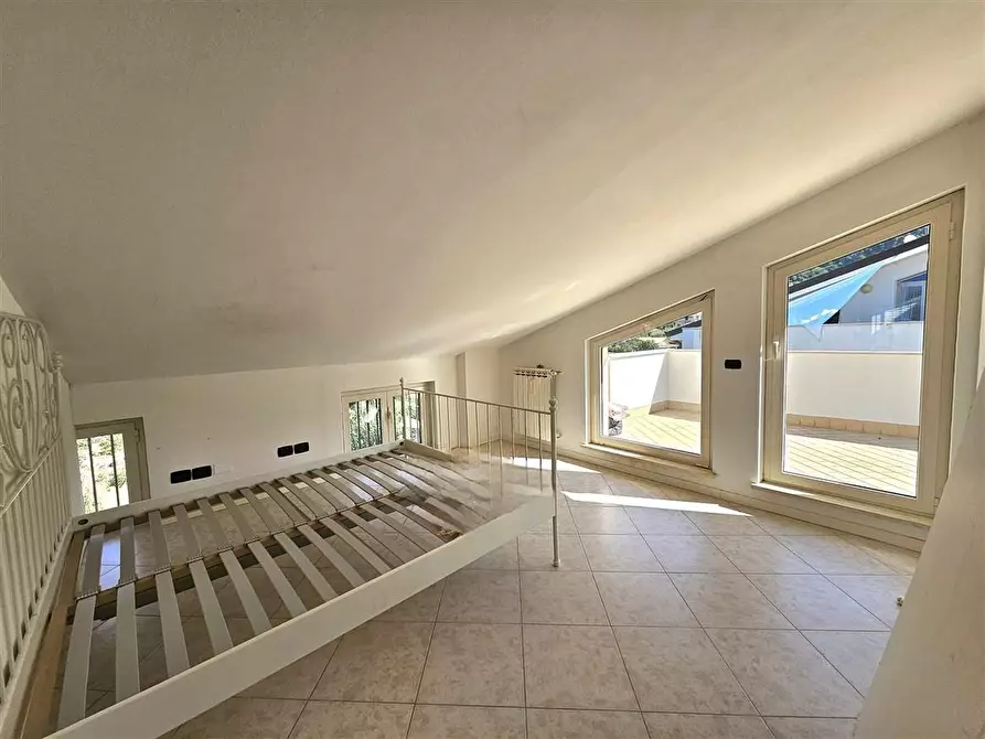 Immagine 17 di Appartamento in vendita  a Massa