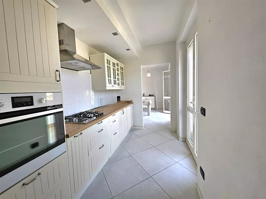 Immagine 6 di Appartamento in vendita  a Massa