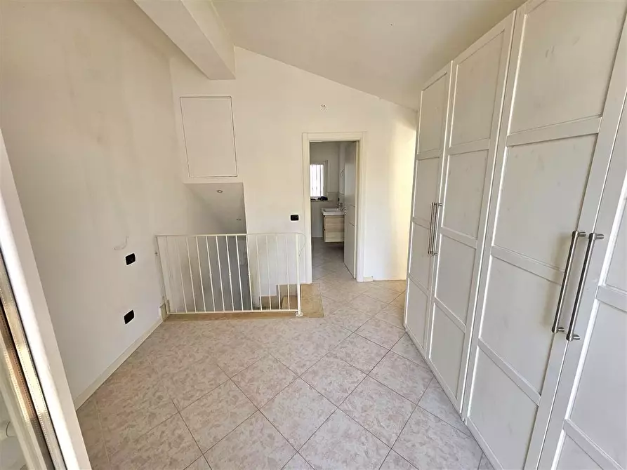 Immagine 16 di Appartamento in vendita  a Massa