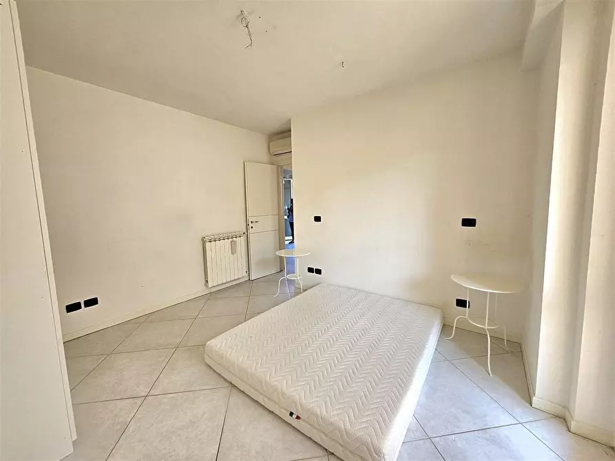 Immagine 11 di Appartamento in vendita  a Massa