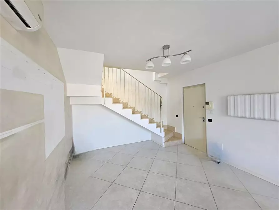 Immagine 13 di Appartamento in vendita  a Massa