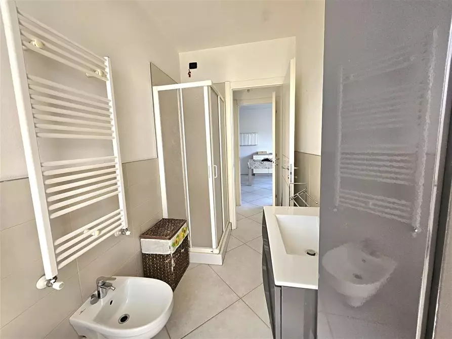 Immagine 9 di Appartamento in vendita  a Massa