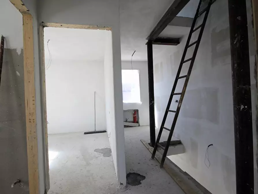 Immagine 17 di Casa bifamiliare in vendita  a Capannori