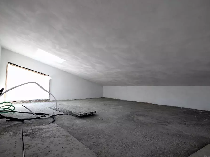 Immagine 23 di Casa bifamiliare in vendita  a Capannori