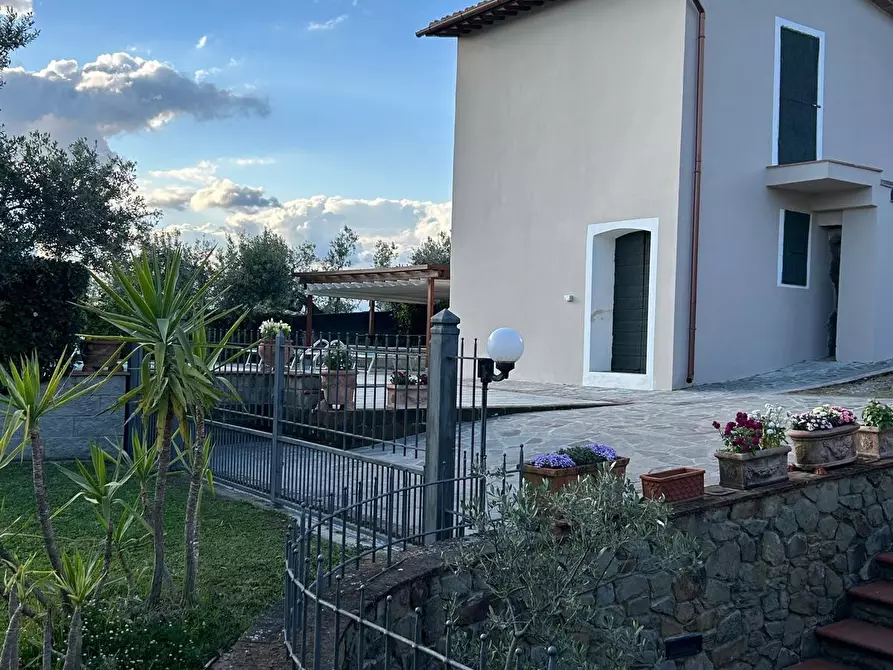 Immagine 35 di Porzione di casa in vendita  a Vinci