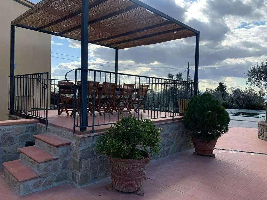 Immagine 2 di Porzione di casa in vendita  a Vinci