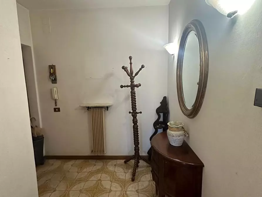 Immagine 8 di Appartamento in vendita  a Massa