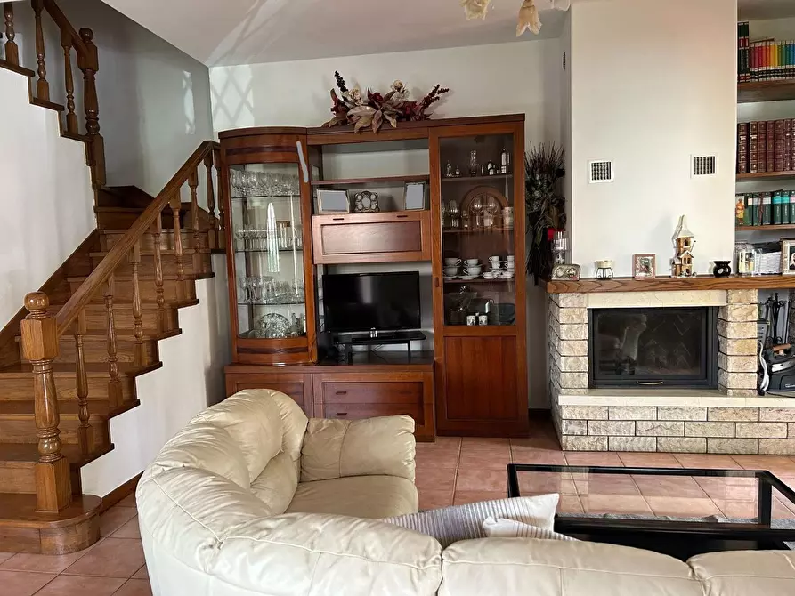 Immagine 2 di Casa bifamiliare in affitto  a Forte Dei Marmi