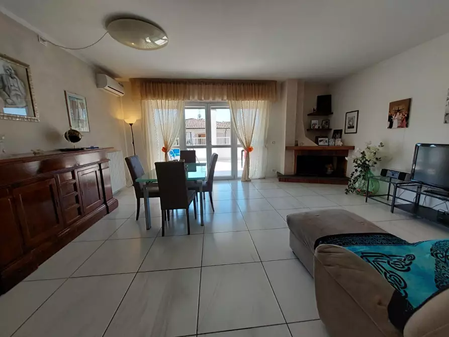 Immagine 2 di Casa bifamiliare in vendita  a Buti