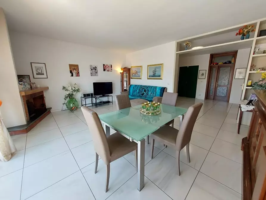 Immagine 6 di Casa bifamiliare in vendita  a Buti