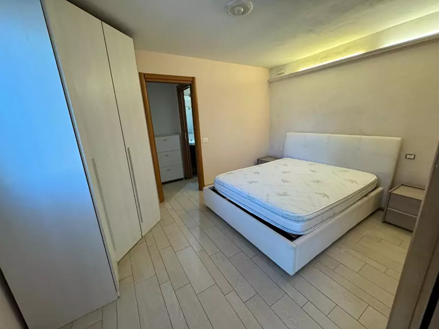 Immagine 3 di Appartamento in affitto  a Carrara