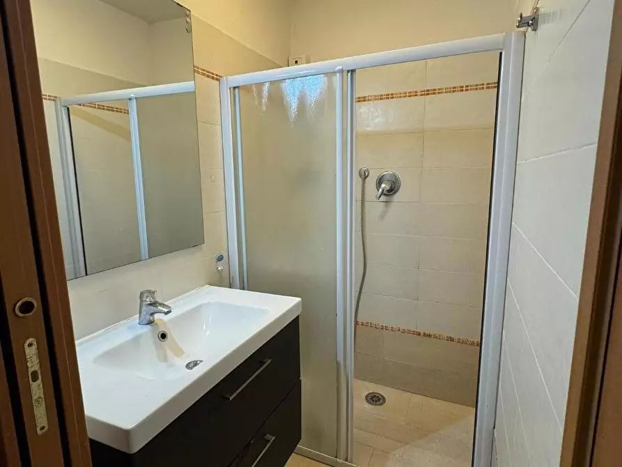 Immagine 5 di Appartamento in affitto  a Carrara