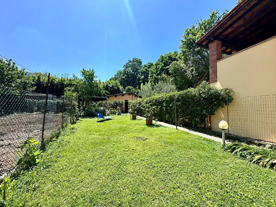 Immagine 38 di Terratetto in vendita  a Capannori