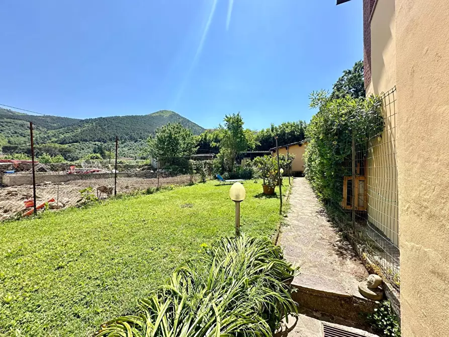 Immagine 37 di Terratetto in vendita  a Capannori