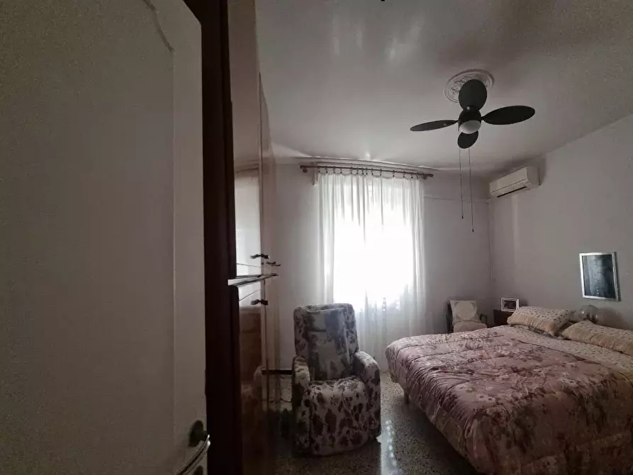 Immagine 11 di Appartamento in vendita  a Livorno