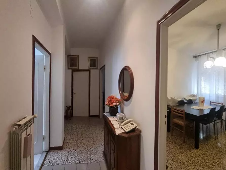 Immagine 8 di Appartamento in vendita  a Livorno