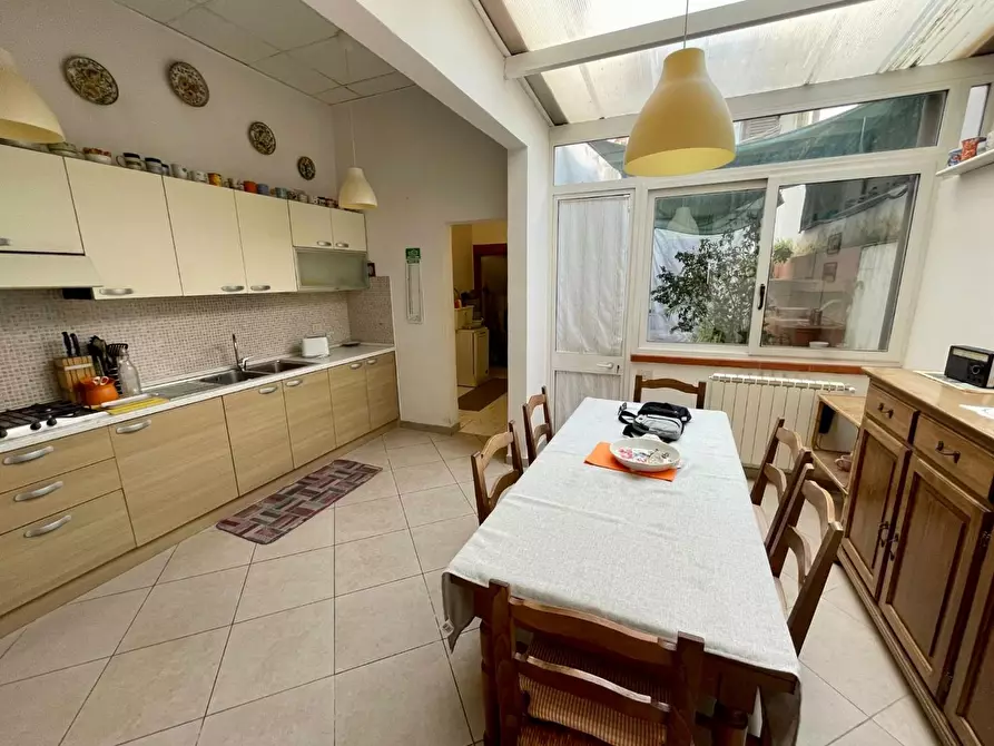 Immagine 12 di Villa in vendita  a Viareggio