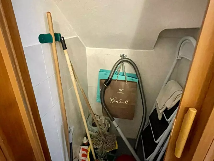 Immagine 10 di Villa in vendita  a Viareggio