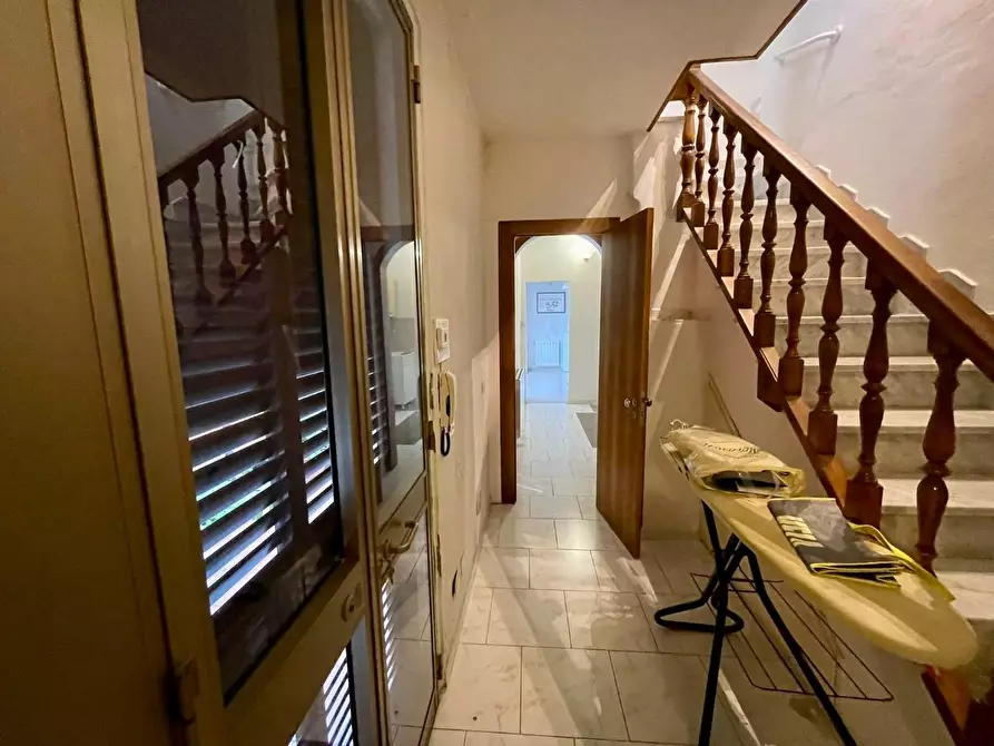 Immagine 13 di Villa in vendita  a Viareggio