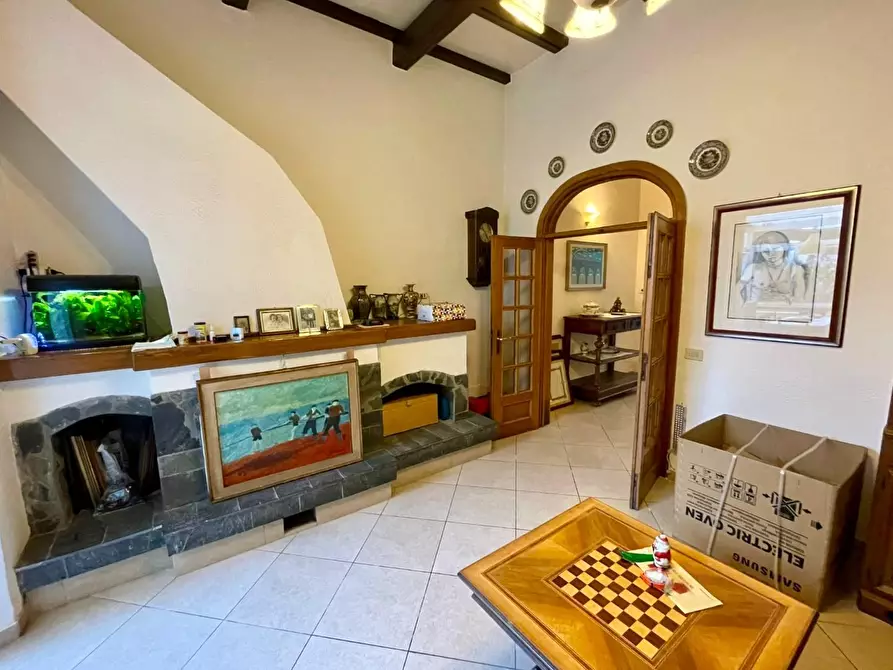 Immagine 8 di Villa in vendita  a Viareggio