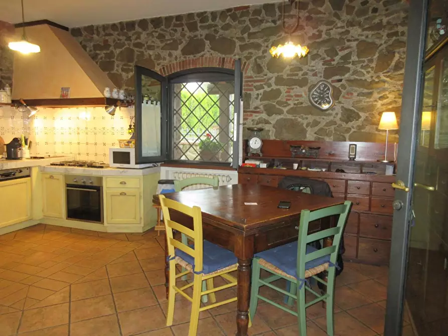 Immagine 3 di Villa in vendita  a Vinci