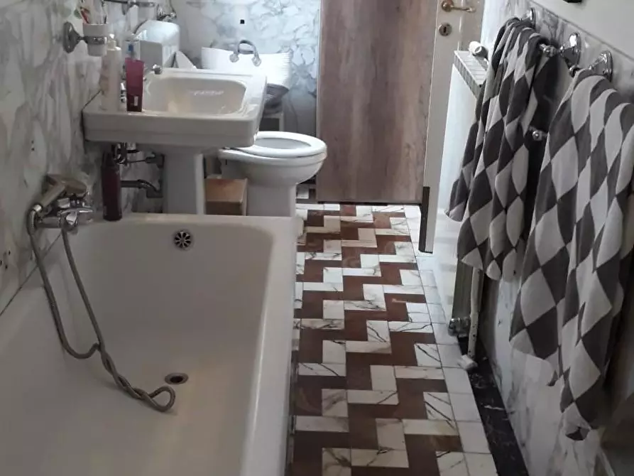 Immagine 15 di Appartamento in vendita  a Carrara