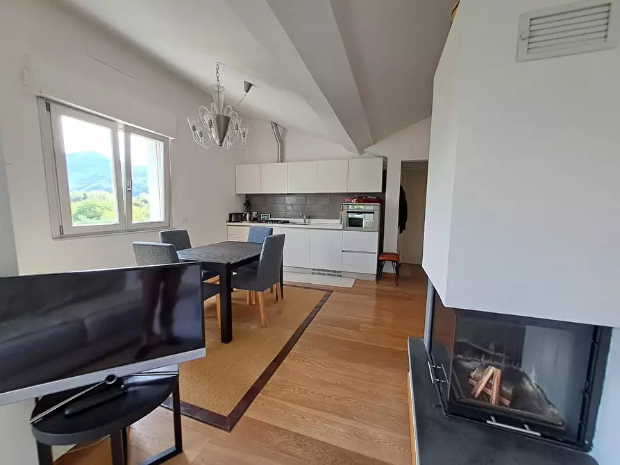 Immagine 2 di Appartamento in vendita  a Ortonovo