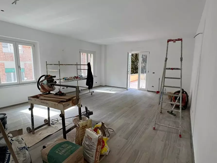 Immagine 2 di Appartamento in vendita  a Siena