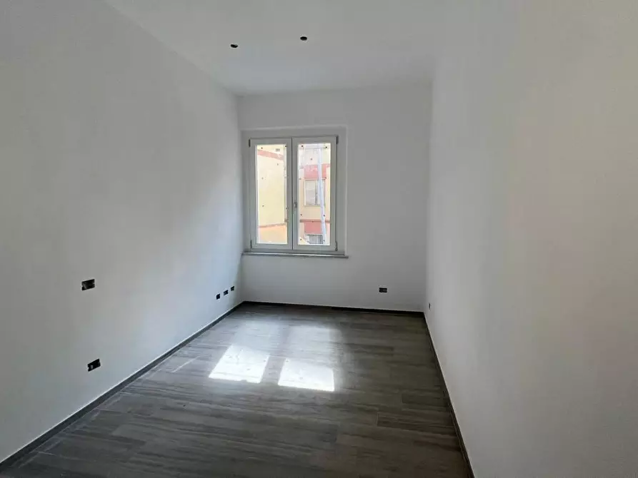 Immagine 9 di Appartamento in vendita  a Siena