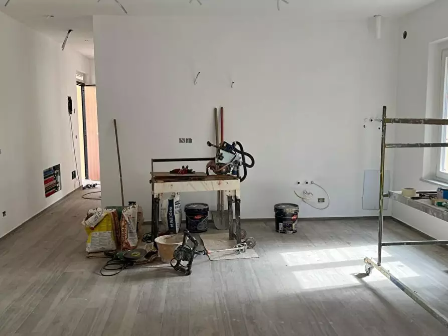 Immagine 4 di Appartamento in vendita  a Siena