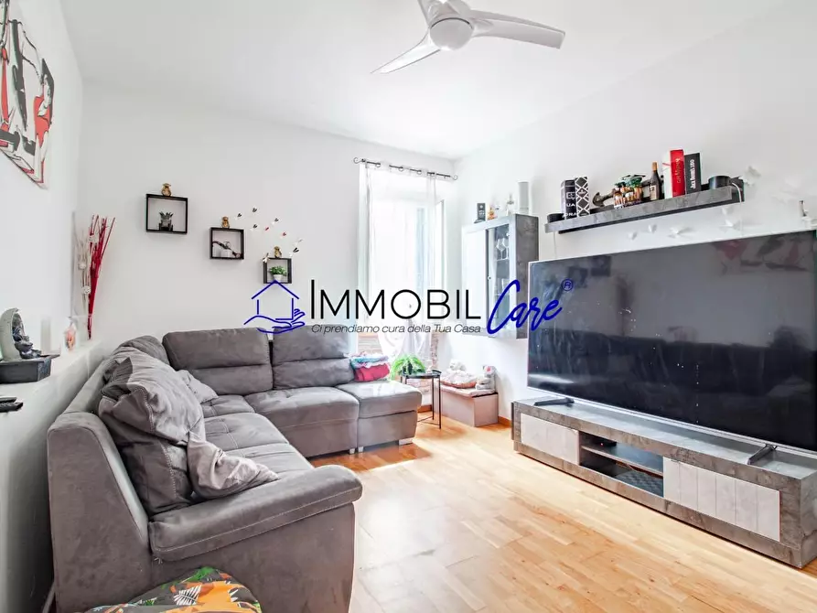 Immagine 2 di Appartamento in vendita  a Livorno