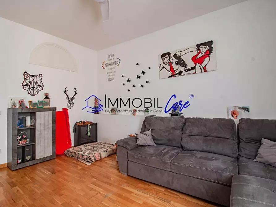 Immagine 3 di Appartamento in vendita  a Livorno