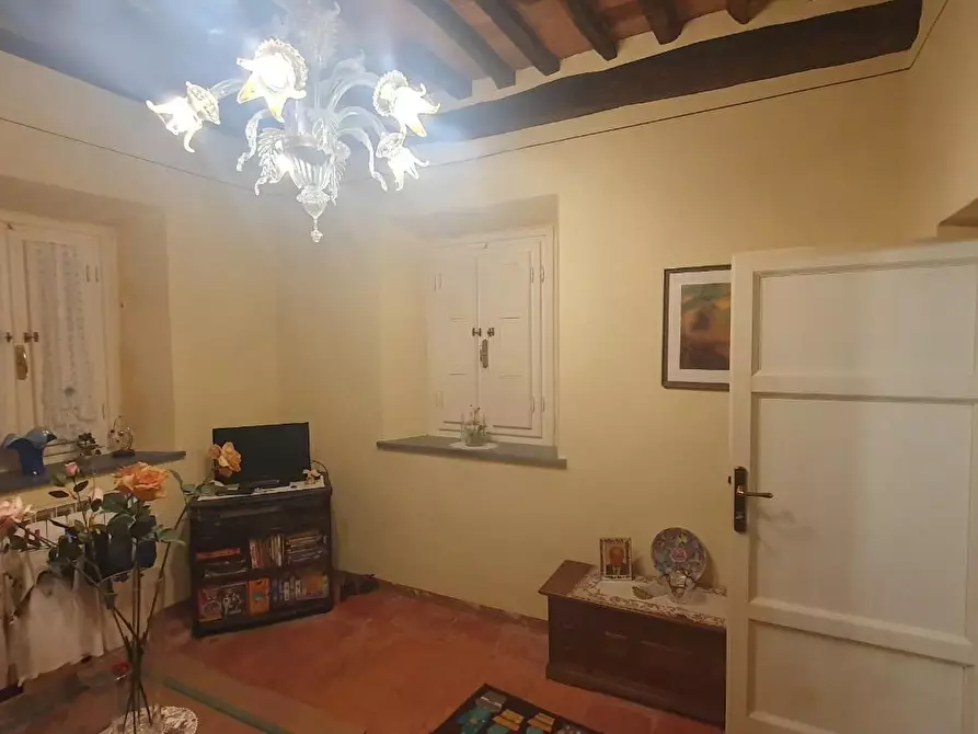 Immagine 8 di Casa semindipendente in vendita  a Lucca