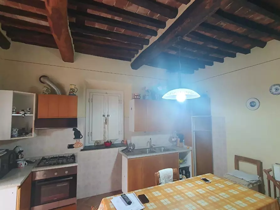 Immagine 13 di Casa semindipendente in vendita  a Lucca