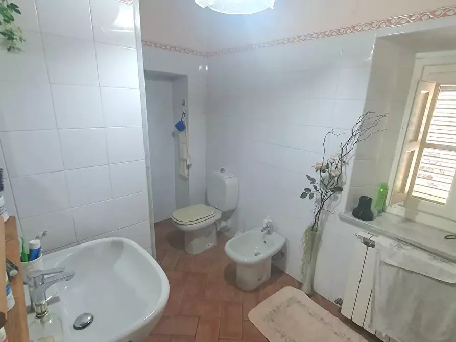 Immagine 20 di Casa semindipendente in vendita  a Lucca