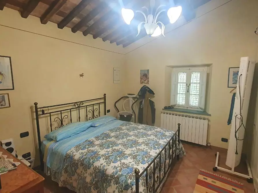 Immagine 16 di Casa semindipendente in vendita  a Lucca