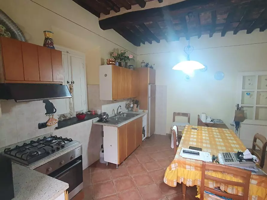 Immagine 12 di Casa semindipendente in vendita  a Lucca