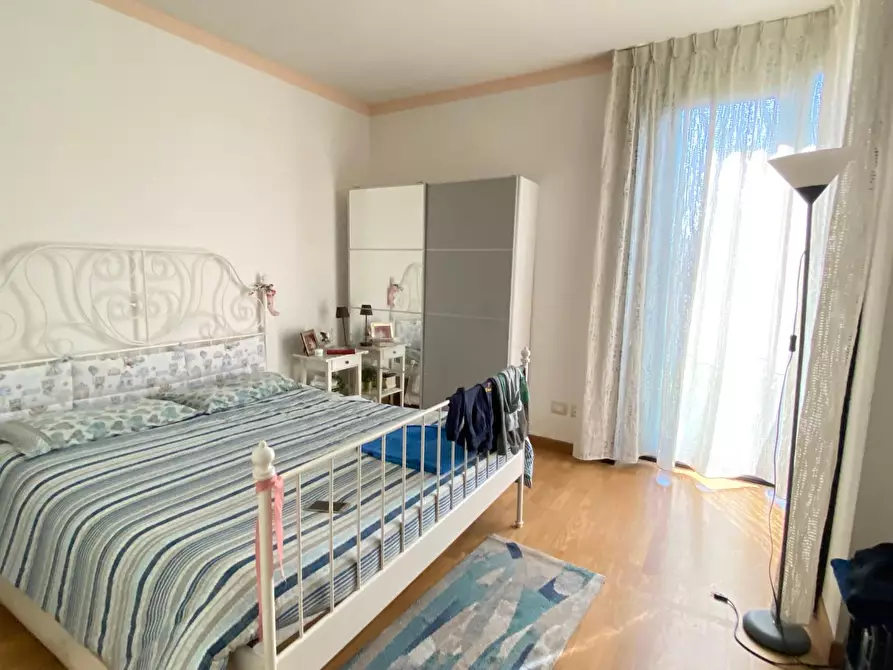 Immagine 14 di Appartamento in vendita  a Lucca