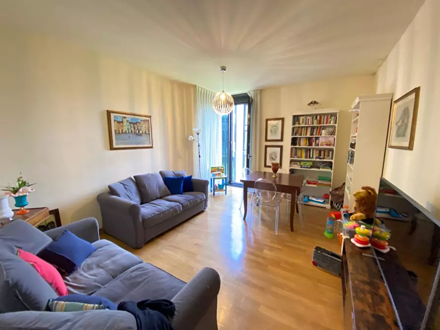 Immagine 4 di Appartamento in vendita  a Lucca