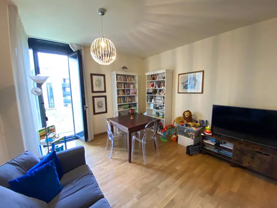 Immagine 5 di Appartamento in vendita  a Lucca