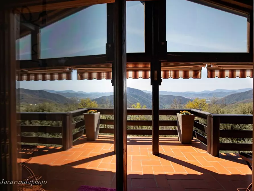 Immagine 56 di Villa in vendita  a Podenzana