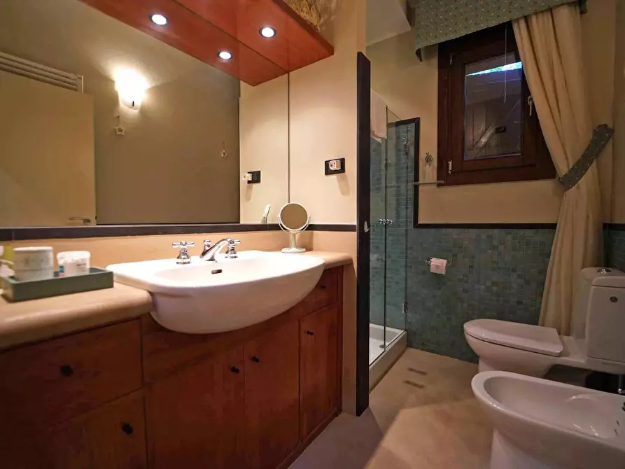 Immagine 71 di Villa in vendita  a Podenzana