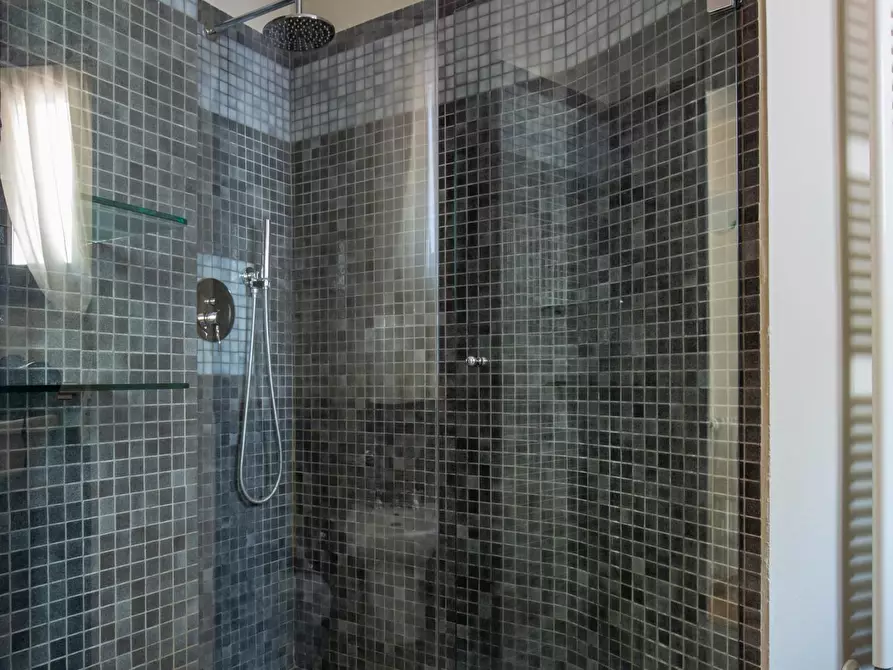 Immagine 29 di Villa in vendita  a Podenzana