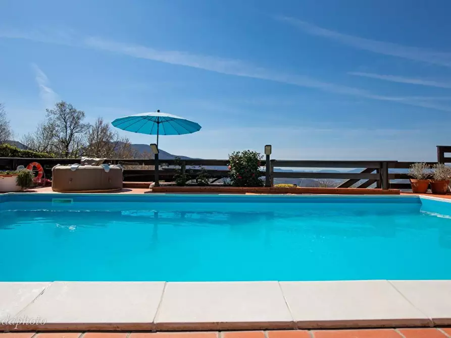 Immagine 3 di Villa in vendita  a Podenzana