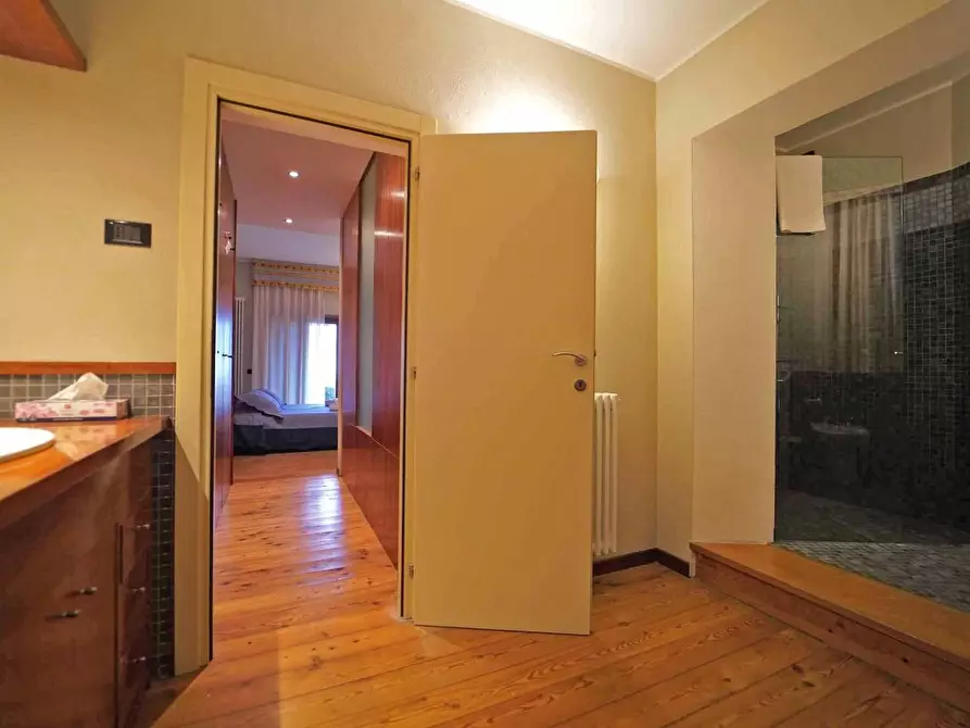 Immagine 68 di Villa in vendita  a Podenzana