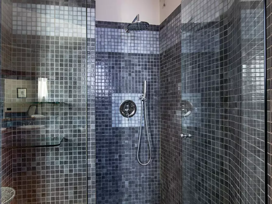 Immagine 31 di Villa in vendita  a Podenzana