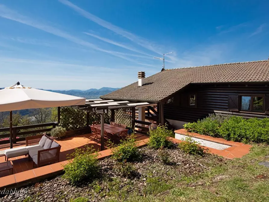 Immagine 5 di Villa in vendita  a Podenzana