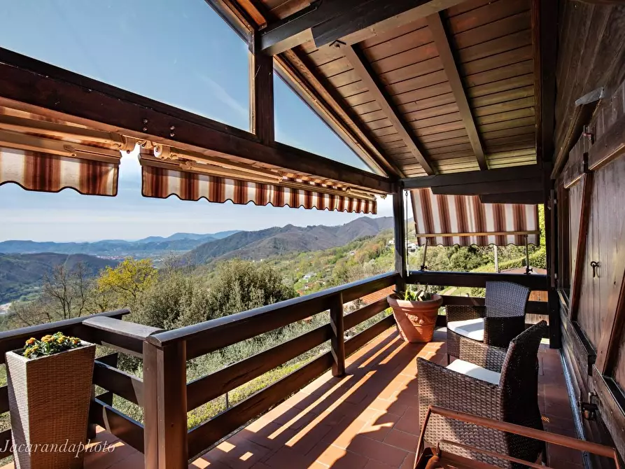 Immagine 57 di Villa in vendita  a Podenzana