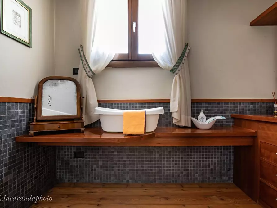 Immagine 27 di Villa in vendita  a Podenzana